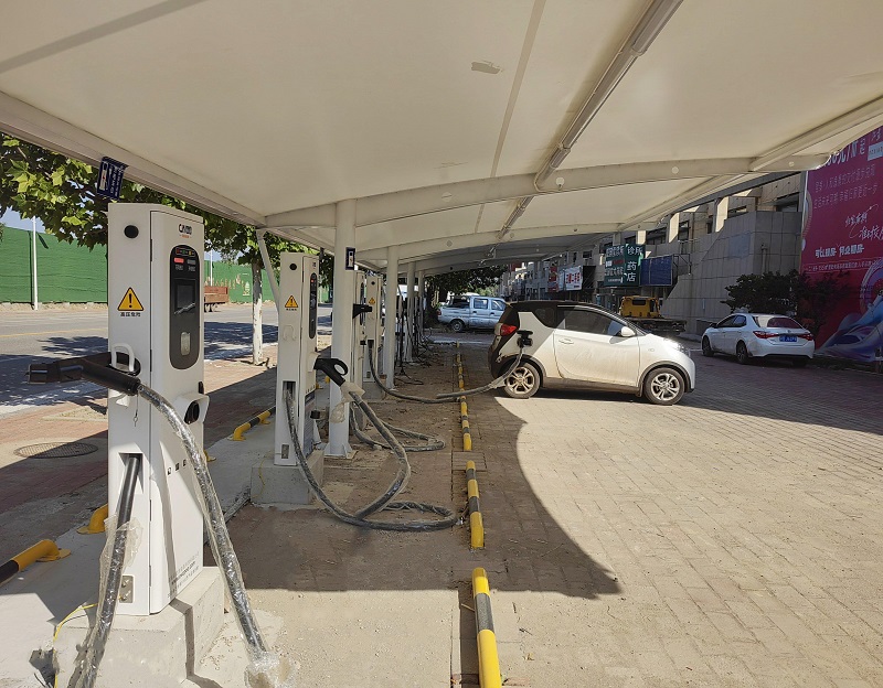 充電樁.jpg 充電樁.jpg